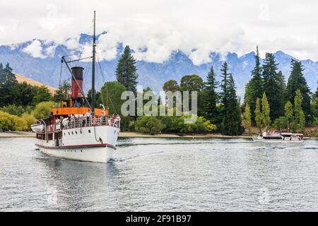 La nave a vapore Earnslaw sul lago Wakatipu. Queensland, Isola del Sud, Nuova Zelanda Foto Stock