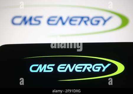 Ucraina. 16 Apr 2021. In questa illustrazione fotografica viene visualizzato un logo CMS Energy su uno smartphone e sullo schermo del pc. (Foto di Pavlo Gonchar/SOPA Images/Sipa USA) Credit: Sipa USA/Alamy Live News Foto Stock