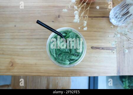 tè freddo, matcha ghiacciato o tè verde matcha per servire Foto Stock