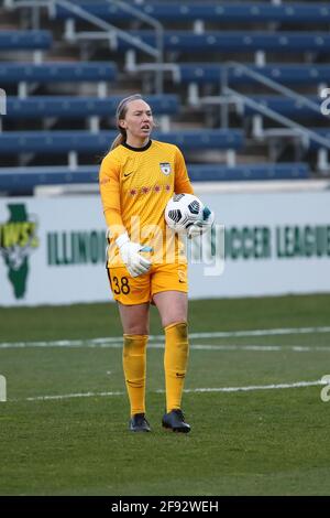 Il portiere dei Chicago Red Stars Cassie Miller (38) tiene la palla durante una partita della NWSL al Seat Geek Stadium, giovedì, aprile. 15, 2021, a Bridgeview, Illinois. Portland sconfisse Chicago 1-0 (Melissa Tamez/Image of Sport) Foto Stock