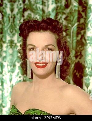 JANE RUSSELL (1921-2011) attrice statunitense circa 1945 Foto Stock