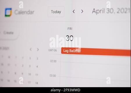 New york, USA - 17 febbraio 2021: Lag BaOmer 30 di aprile su google calendario su schermo laptop vista ravvicinata. Foto Stock