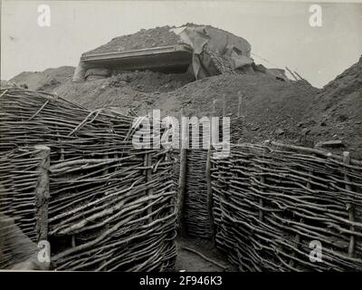 Granato-fermentatore di calcestruzzo, realizzato da uno stand di osservazione dell'artiglieria della granata russa. Registrato il 2.in.1916. INF.rgt.nr.52. . Foto Stock