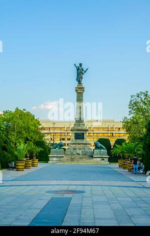 Vista della statua della libertà nella città bulgara Rousse. Foto Stock