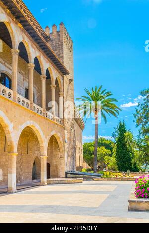 Cortile principale del palazzo Almudaina a Palma di Maiorca, Spagna Foto Stock