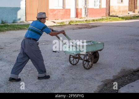 Vita quotidiana a Santa Clara, Villa Clara, Cuba, anno 2016 Foto Stock