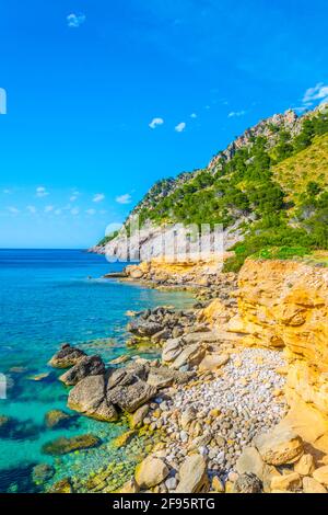 Costa frastagliata di Maiorca a Cap Ferrutx Foto Stock