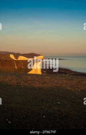 Guardando verso est sulle scogliere di Seven Sisters verso Birling Gap Da Rough Brow (9) Foto Stock