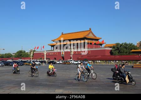 Cina, Pechino, Piazza Tian'anmen, Tianíanmen (Piazza Tiananmen), Chang An jie Foto Stock