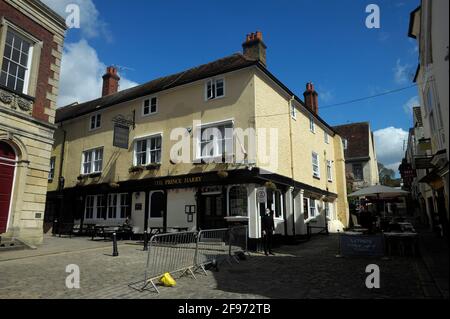 Windsor, Regno Unito, 16 aprile 2020 Castello di Windsor pieno di turisti e preparativi per il Principe Phillip, il Duca di Edimburgo funerale. Credit: JOHNNY ARMSTEAD/Alamy Live News Foto Stock