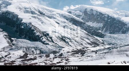 Fotografia aerea dello scenario naturale di Muztagh ATA a Xinjiang, Cina Foto Stock