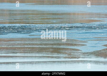 Inverno, tempo, Baviera, lago Tachinger See, regione di Rupertiwinkel, Alta Baviera, ghiaccio, lago ghiacciato Foto Stock