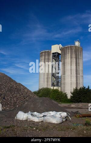 Silo in estate Foto Stock