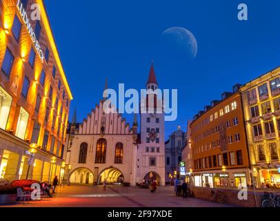 Vecchio municipio di notte, Marienplatz, Monaco di Baviera, alta Baviera, Baviera, Germania, Europa Foto Stock