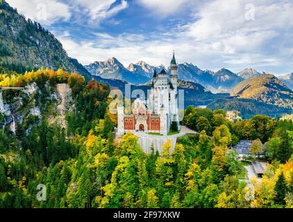 Castello di Neuschwanstein, Schwangau vicino a Füssen, Svevia, Baviera, Germania, Europa Foto Stock