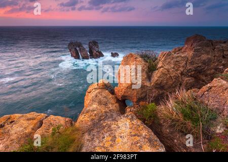 Bellissima costa della Cantabria Foto Stock