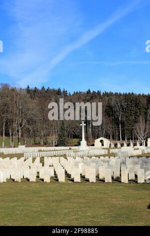 Germania, alta Baviera, Dürnbach, cimitero militare, tombe Baviera, Vicino Miesbach, cimitero, 'Cimitero di guerra', commemorazione, memoria, Prima guerra mondiale, 1939-45, luogo di riposo, monumento, pietre commemorative, lapidi, soldati caduti, vittime di guerra, perdita, morte, lutto Foto Stock