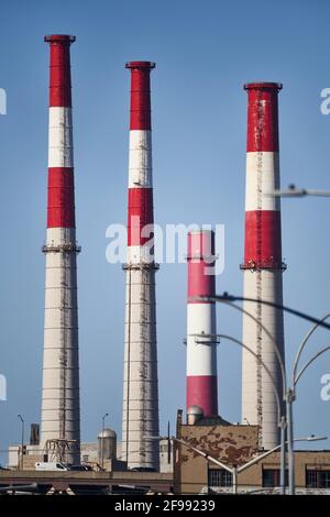 Con Edison Ravenswood Generating Station Chimney Foto Stock