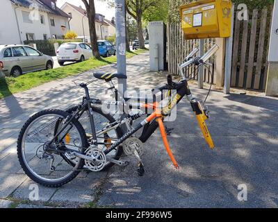 Biciclette smontate Foto Stock