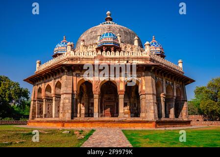 Complesso di tombe di Isa Khan Niyazi, un nobile afgano nella corte di Sher Shah Suri della dinastia Suri. La tomba ottagonale è simile allo stile architettonico o Foto Stock