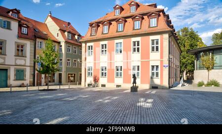 Statua, ETA Hoffmann, Theatreplatz, facciata della casa, facciata, Architettura, decorativa, Bamberga, Franconia, Baviera, Germania, Europa Foto Stock