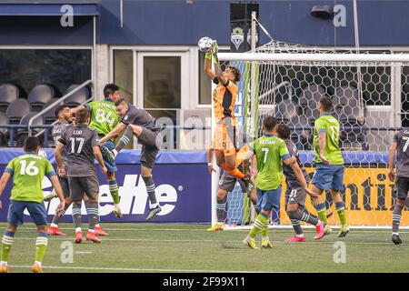 Minnesota United FC Goalkeeper Dayne St. Clair (97) fare un risparmio durante la prima metà di una partita MLS contro il Seattle Sounders FC a Lumen Field, Foto Stock