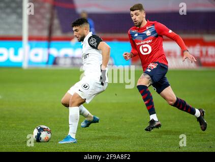 Jordan Ferri di Montpellier, Xeka di Lille durante il campionato francese Ligue 1 partita di calcio tra LOSC e Montpellier HSC il 16 aprile 2021 allo stadio Pierre Mauroy di Villeneuve-d'Ascq vicino Lille, Francia - Foto Jean Catuffe / DPPI Foto Stock