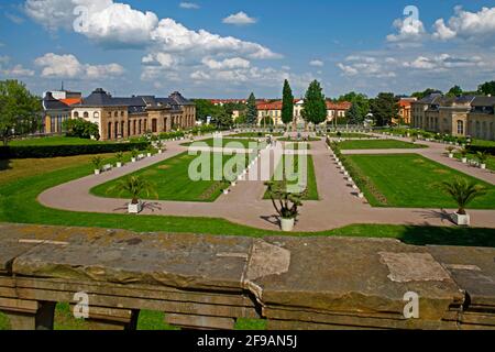 I giardini barocchi con orangerie, il castello di Friedenstein, città residenziale di Gotha, Turingia, Germania Foto Stock