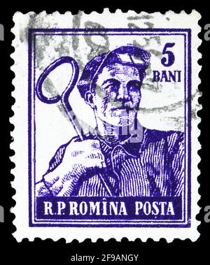 MOSCA, RUSSIA - 22 SETTEMBRE 2019: Francobollo stampato in Romania mostra Steelworker, occupazioni serie, circa 1955 Foto Stock