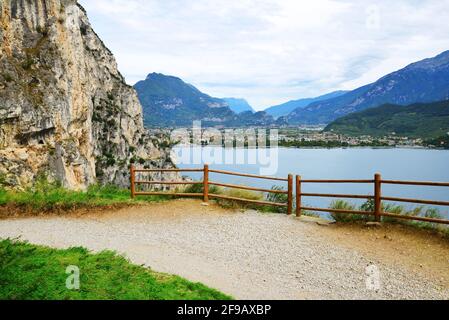 Lago di Garda, il più grande lago del Nord Italia. Europa. Foto Stock