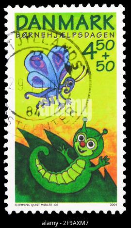 MOSCA, RUSSIA - 22 SETTEMBRE 2019: Francobollo stampato in Danimarca mostra Childrens Day, Charity Stamp serie, circa 2004 Foto Stock