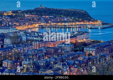 Vista di Scarborough South Bay da Oliver's Mount Foto Stock