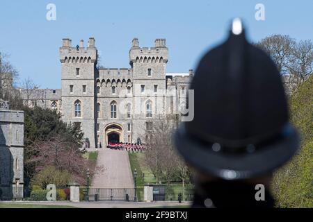 Il funerale di sua altezza reale il duca di Edimburgo, il principe Filippo si svolge nel Castello di Windsor il 17 aprile 2021 Foto Stock