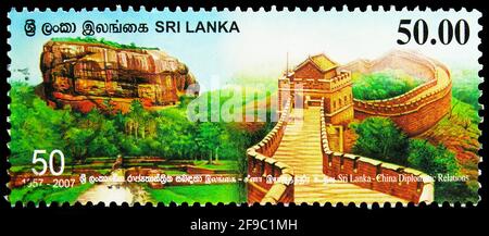 MOSCA, RUSSIA - 24 SETTEMBRE 2019: Francobollo stampato in Sri Lanka mostra il 50° anniversario dello Sri Lanka - Cina rapporti diplomatici, 50 Ceylonese Foto Stock