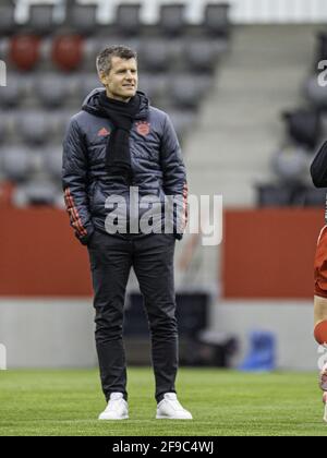 Monaco, Germania. 17 Apr 2021. Jens Scheuer (FC Bayern Muenchen) durante la partita di Fleyeralarm Frauen Bundesliga tra il FC Bayern Monaco e il TSG Hoffenheim al Campus FC Bayern di Monaco, Germania. Credit: SPP Sport Press Photo. /Alamy Live News Foto Stock