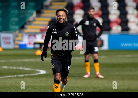 Newport, Regno Unito. 17 Apr 2021. Nicky Maynard della contea di Newport durante la seconda partita di calcio della EFL Warm up, Newport County contro Cambridge Utd alla Rodney Parade di Newport, Galles, sabato 17 aprile 2021. Questa immagine può essere utilizzata solo per scopi editoriali. Solo per uso editoriale, è richiesta una licenza per uso commerciale. Nessun utilizzo nelle scommesse, nei giochi o nelle pubblicazioni di un singolo club/campionato/giocatore. pic by Lewis Mitchell/Andrew Orchard sports photography/Alamy Live news Credit: Andrew Orchard sports photography/Alamy Live News Foto Stock