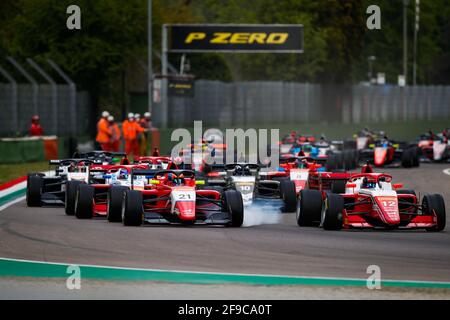 12 VIDALES David, Prema Powerteam, 21 QUINN Alex, Arden, azione durante il 1° round del Campionato europeo Regionale Formula 2021 di Alpine dal 16 al 18 aprile 2021 sull'autodromo internazionale Enzo e Dino Ferrari, a Imola, Italia - Photo Florent Gooden/DPPI Foto Stock