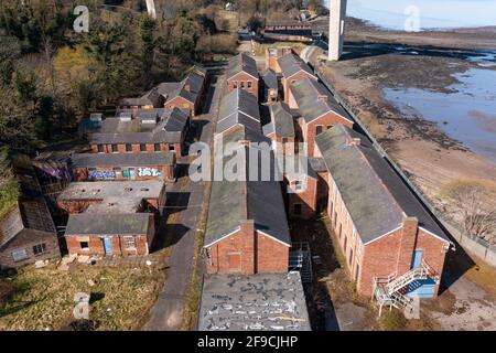 Vista aerea di ex caserme navali a Port Edgar adiacente al Queensferry Sud, ora in vendita, Scozia, Regno Unito Foto Stock