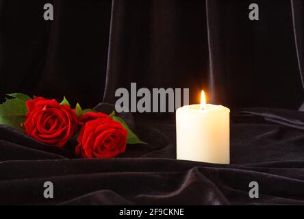 Candela Nera, Rosa Nera, Cuore Di Vetro Fotografia Stock - Immagine di  vetro, bruciarsi: 136657296