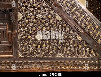 Dettaglio, 15 ° secolo Mamluk minbar, complesso di Abu Bakr ibn Muzhir, il Cairo, Egitto, ora nel Museo Nazionale della civiltà egizia, Fustat, il Cairo Foto Stock