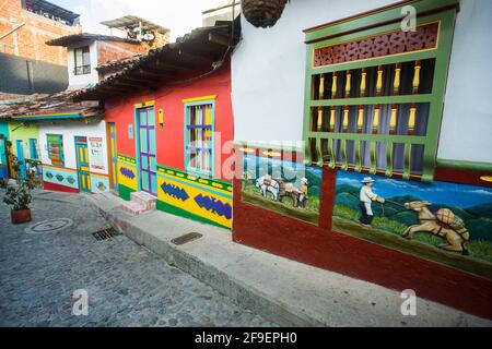 Guatape, Antioquia / Colombia - 02 febbraio 2020. Comune turistico delle Ande a nord-ovest della Colombia e ad est di Medellín. E' famoso per la sua Foto Stock