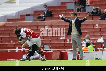 Londra, Regno Unito. 18 Apr 2021. Scott Parker, manager di Fulham, si appella per un fallo durante la partita della Premier League all'Emirates Stadium di Londra. Il credito immagine dovrebbe essere: David Klein/Sportimage Credit: Sportimage/Alamy Live News Foto Stock