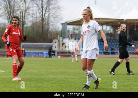 Aschheim, Germania. 18 Apr 2021. Leonie Koester (27 Eintracht Francoforte II) durante il 2. Frauen Bundesliga match tra FC Bayern Monaco II e Eintracht Francoforte II allo Sportpark Aschheim, Germania. Credit: SPP Sport Press Photo. /Alamy Live News Foto Stock