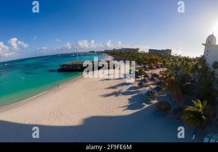 Aruba Marzo 2021, Hotel di lusso a Palm Beach Aruba Caribbean Foto Stock
