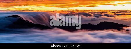 Alba a Haleakala, Maui, Hawaii, Stati Uniti Foto Stock