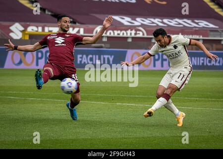 Torino, Italia. 18 Apr 2021. Torino. Partita di campionato Serie A Tim 2020/2021. Torino vs Roma. Grande Stadio Olimpico di Torino nella foto: Pedro Credit: Independent Photo Agency/Alamy Live News Foto Stock