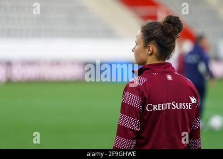 Thun, Svizzera. 13 Apr 2021. Thais Hurni (14 Svizzera) durante la partita di qualificazione del Campionato delle donne UEFA tra la Svizzera e la Repubblica Ceca presso la Stockhorn Arena di Thun, Svizzera. Credit: SPP Sport Press Photo. /Alamy Live News Foto Stock