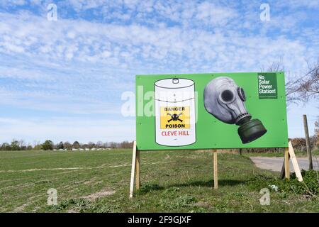 Centrale solare Cleve Hill, NESSUNA campagna centrale solare, Kent, Engand Foto Stock