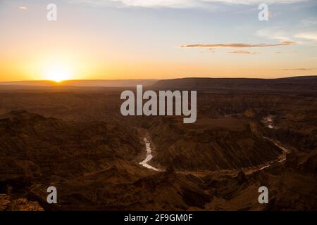 Fish River Canyon al tramonto nella regione di Karas, Namibia, Namibia Foto Stock