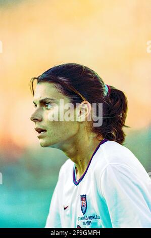 Mia Hamm, 9 (USA) in gara alla Coppa del mondo di calcio femminile 1999. Foto Stock